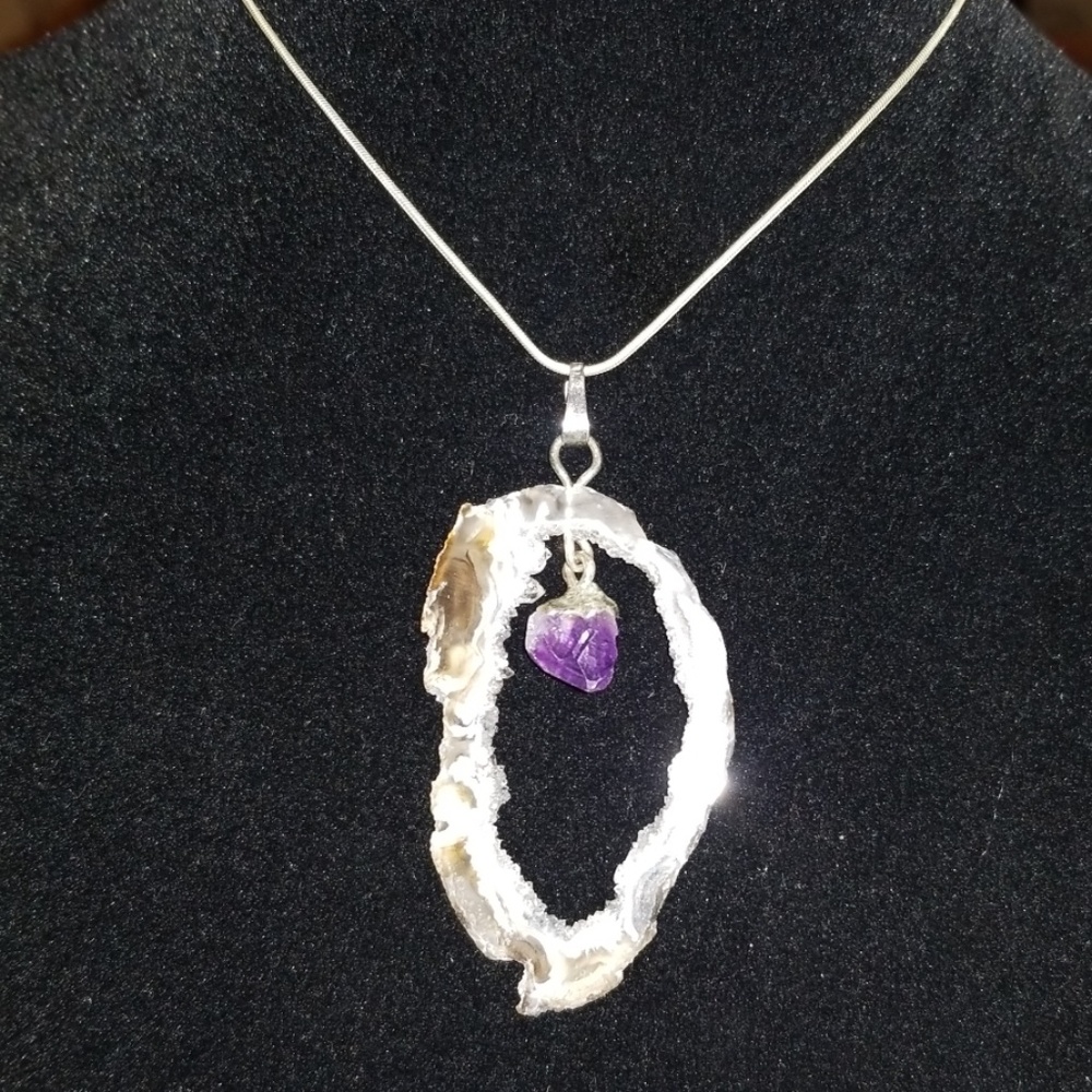 Pendant - Picture 1 of 4